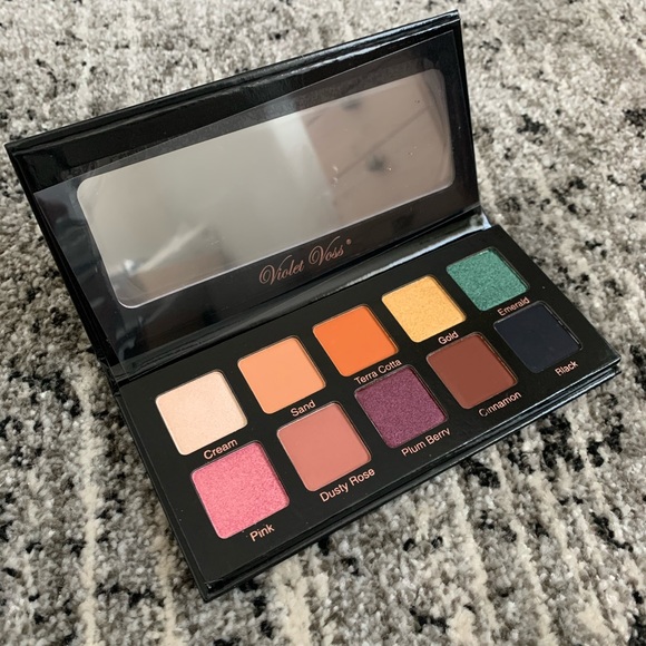 Violet Voss PRO-Shadows Palette - Picture 2 of 2